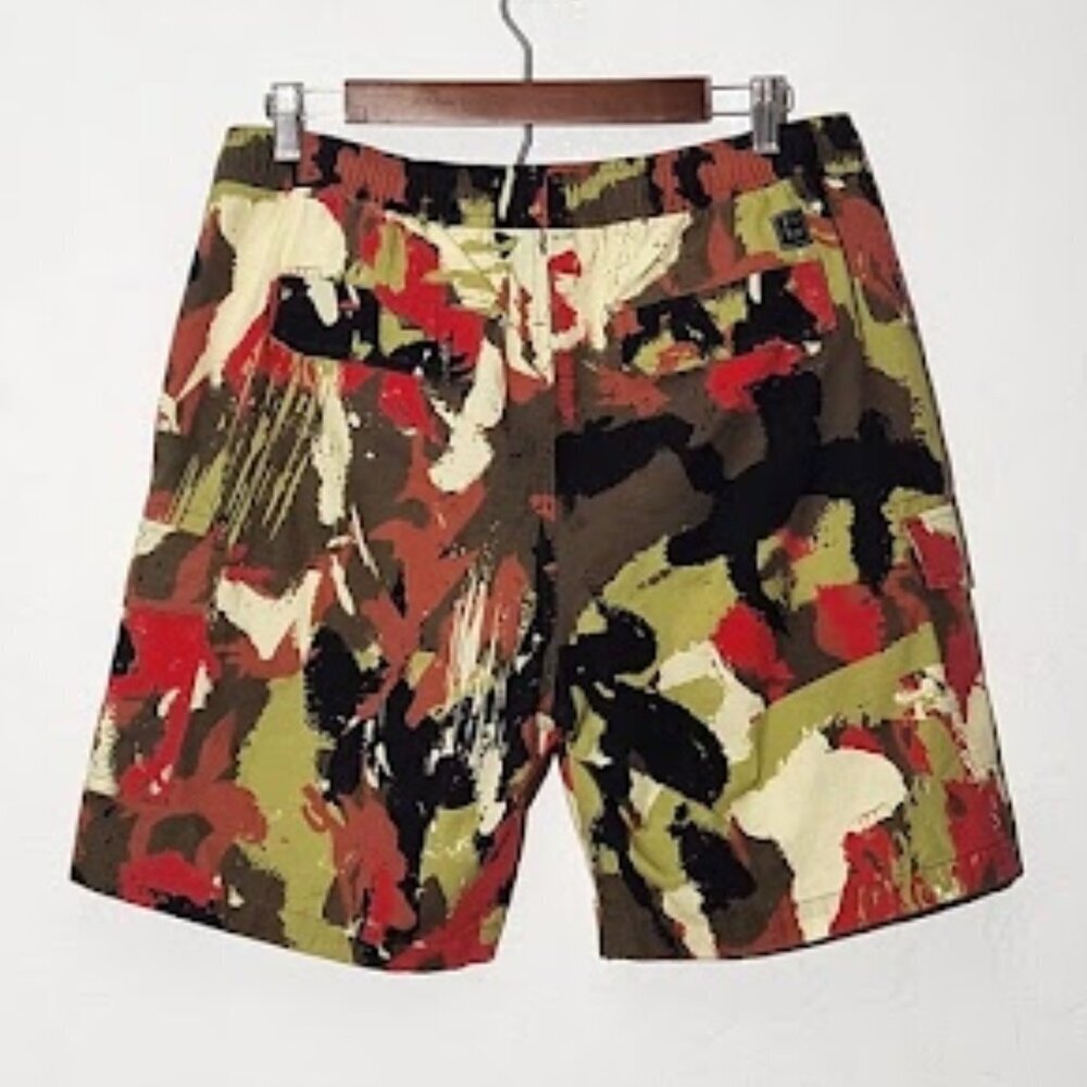 Lira Men's Camo Cargo Shorts- Excellent Condition- Size Large - Picture 5 of 6